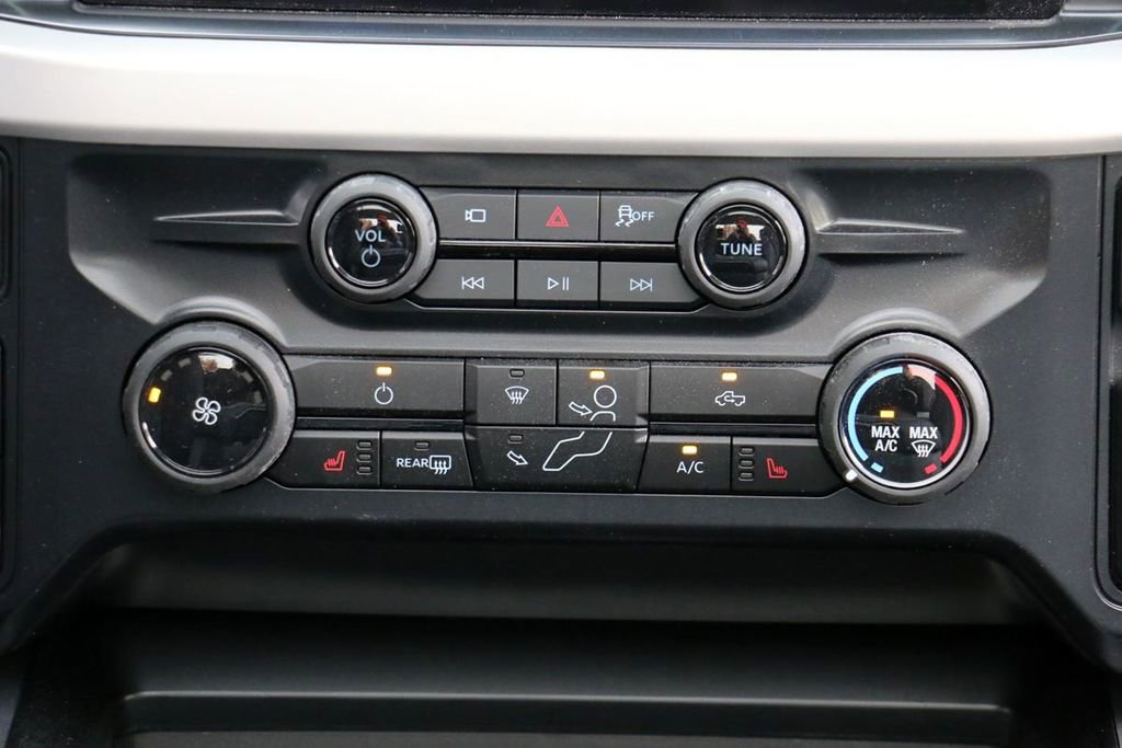 New 2026 Ford F250 XLT w/ XLT Premium Package image 33