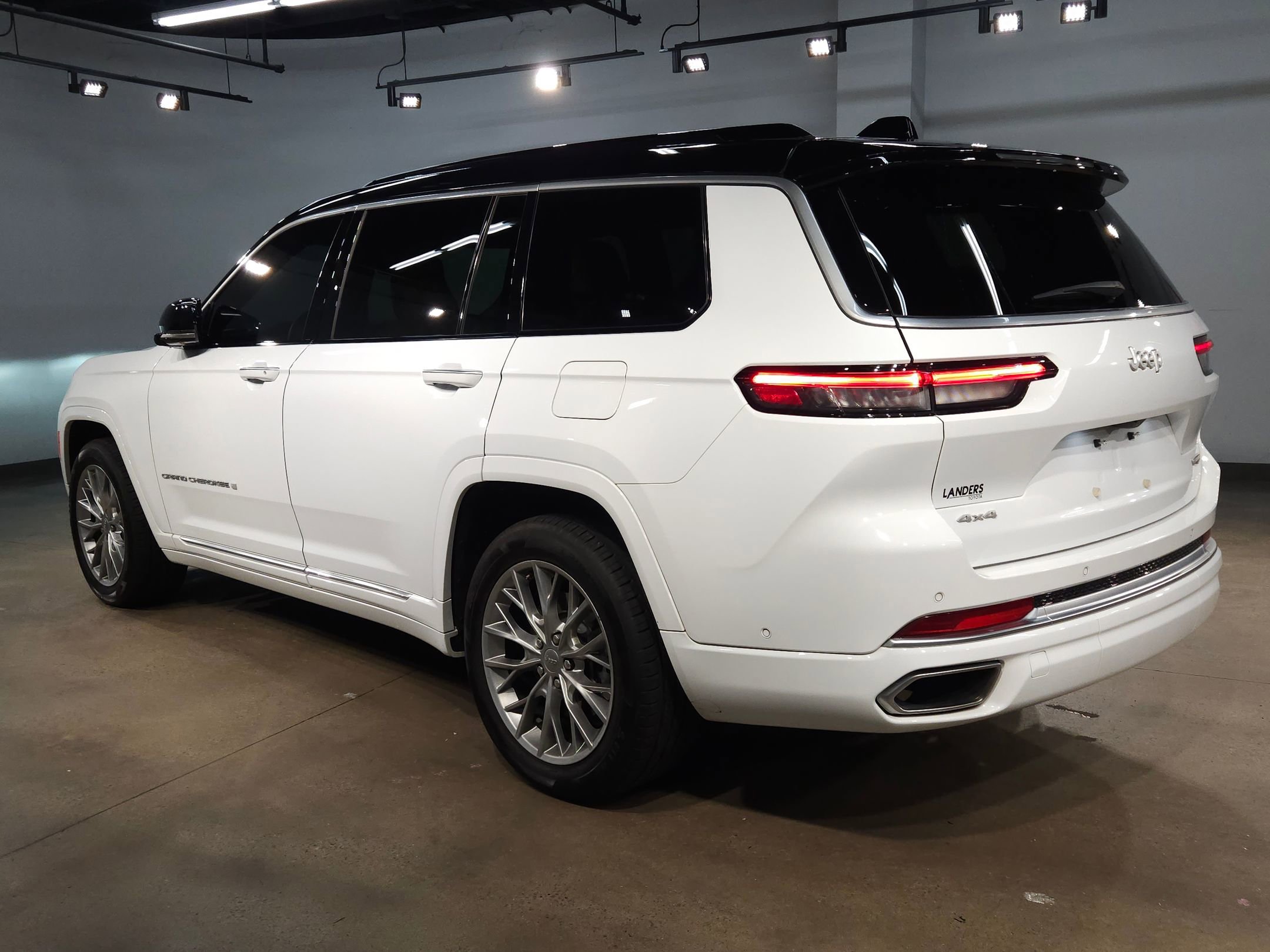 Used 2024 Jeep Grand Cherokee L Summit image 5