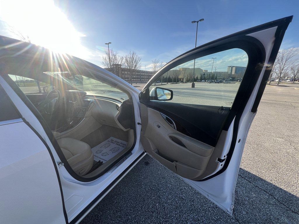 Used 2011 Buick LaCrosse CXL w/ Luxury Package image 10