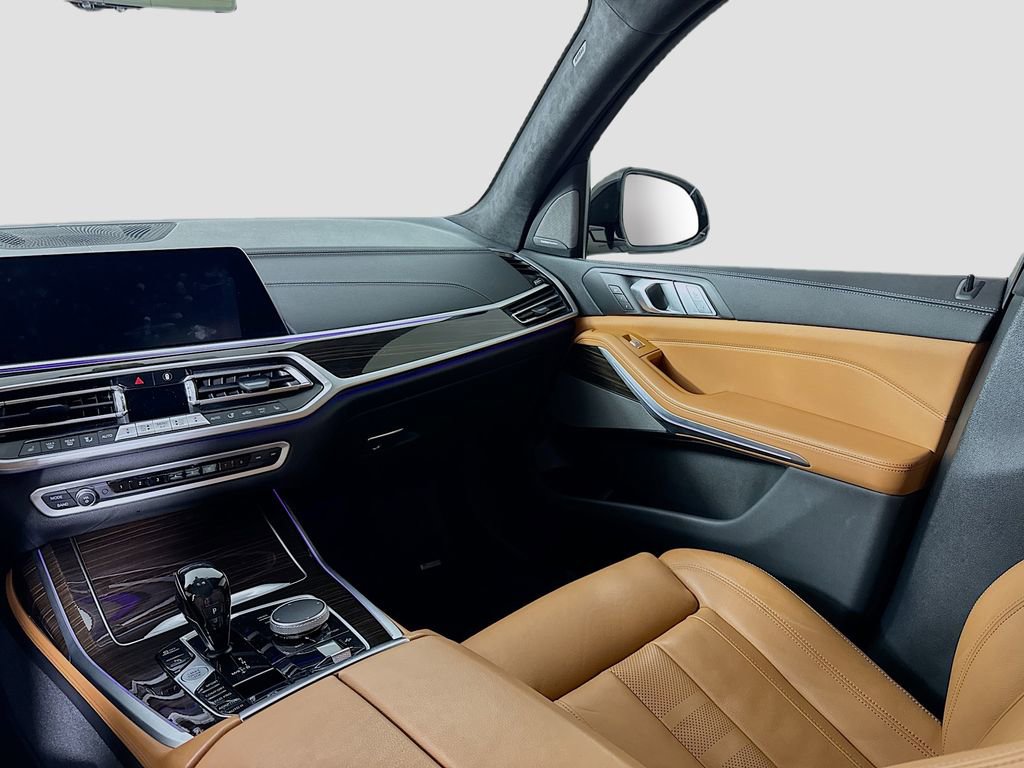 Used 2021 BMW X7 xDrive40i w/ M Sport Package image 25