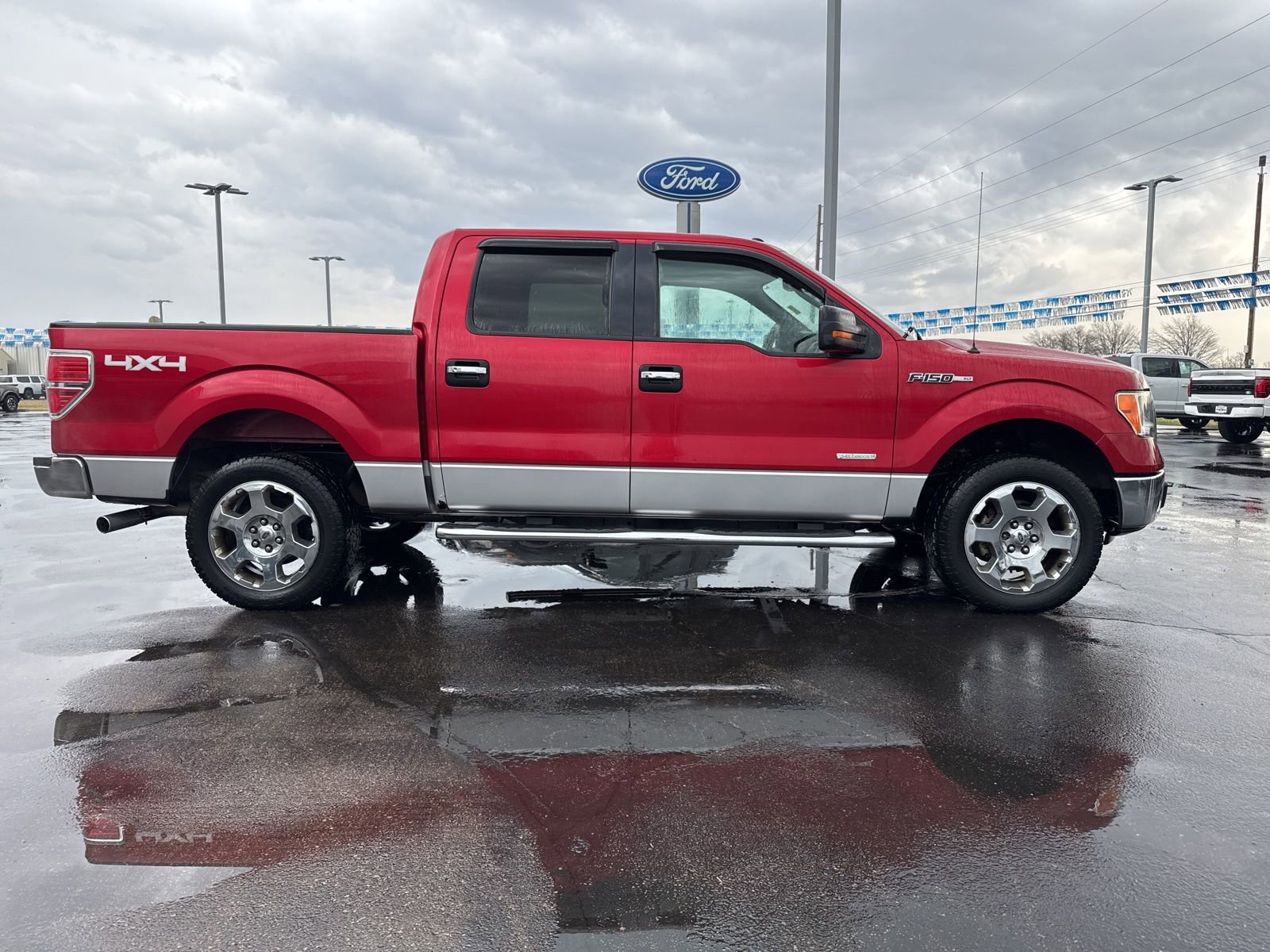 Used 2011 Ford F150 XLT w/ XLT Chrome Pkg image 4