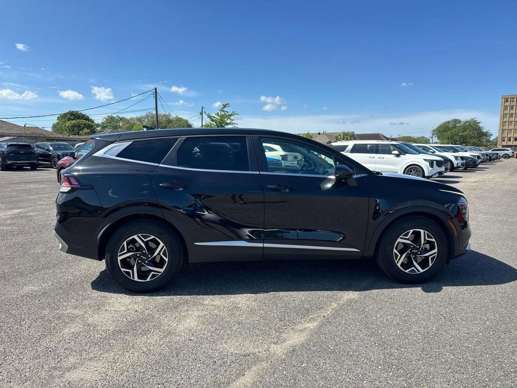 Used 2024 Kia Sportage LX image 8