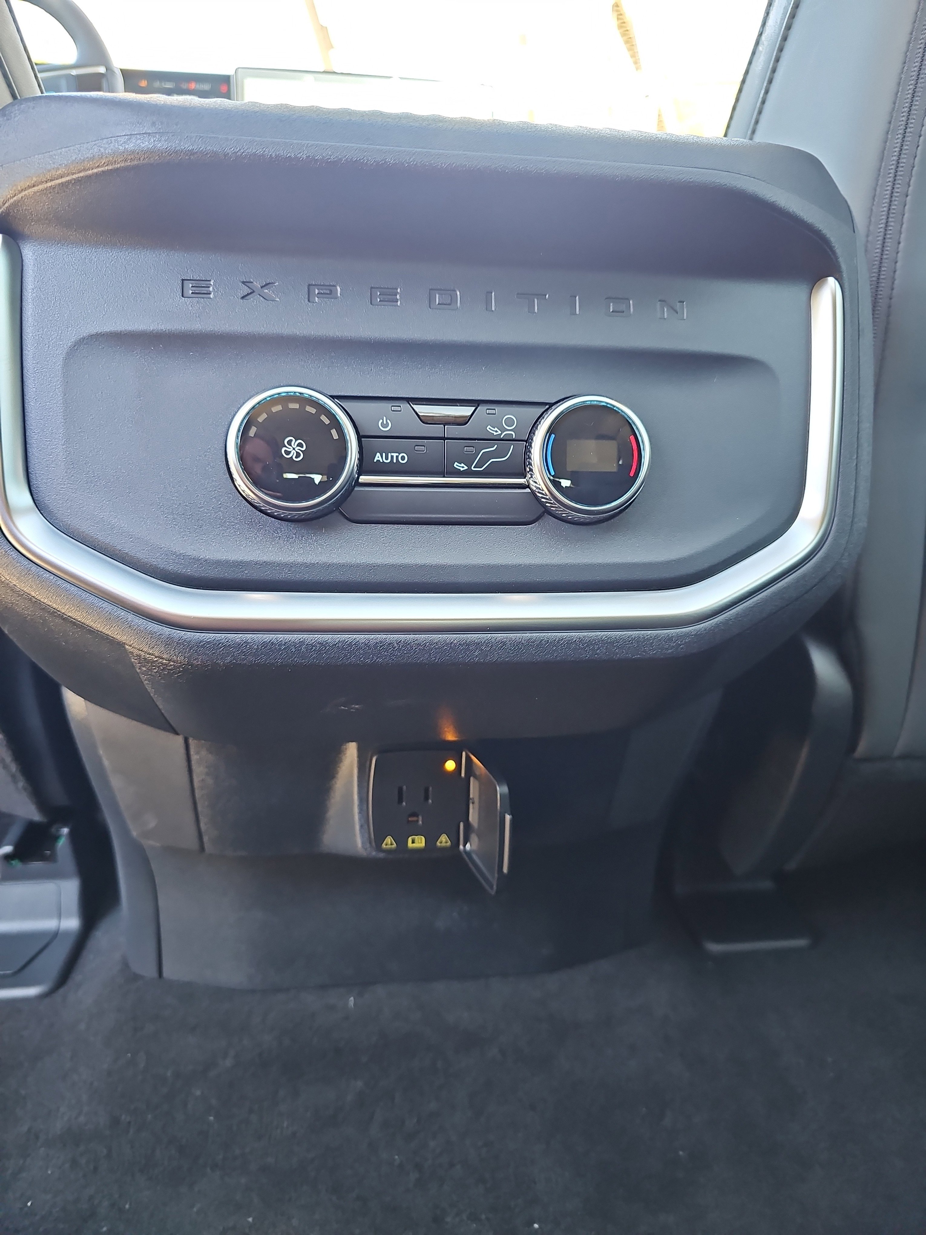 New 2025 Ford Expedition Max Active image 24