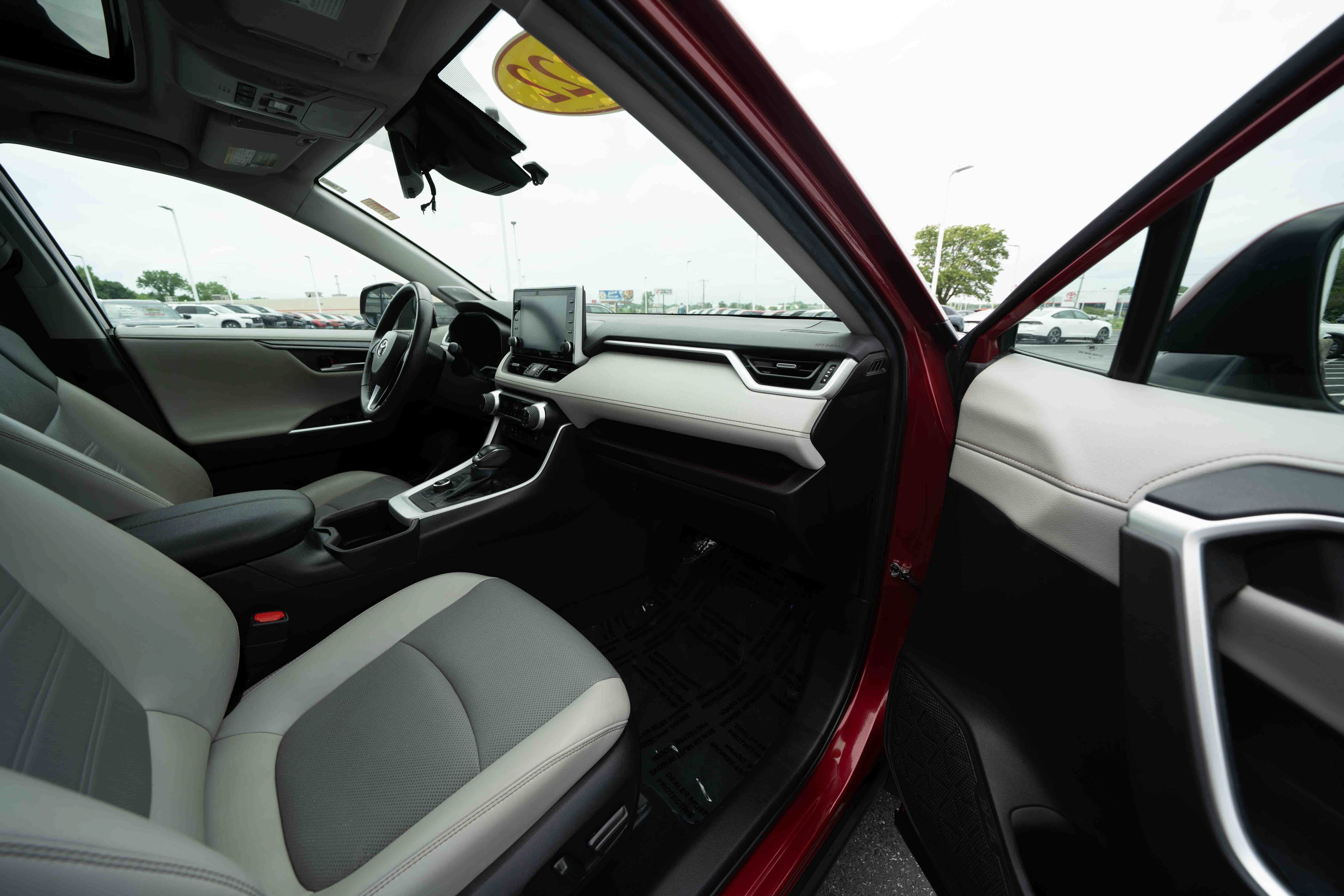 Used 2022 Toyota RAV4 Limited w/ Limited Grade Weather Package AWD/4WD image 26