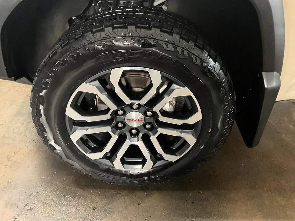 Used 2024 GMC Canyon AT4 w/ Canyon Safety Plus Package image 14