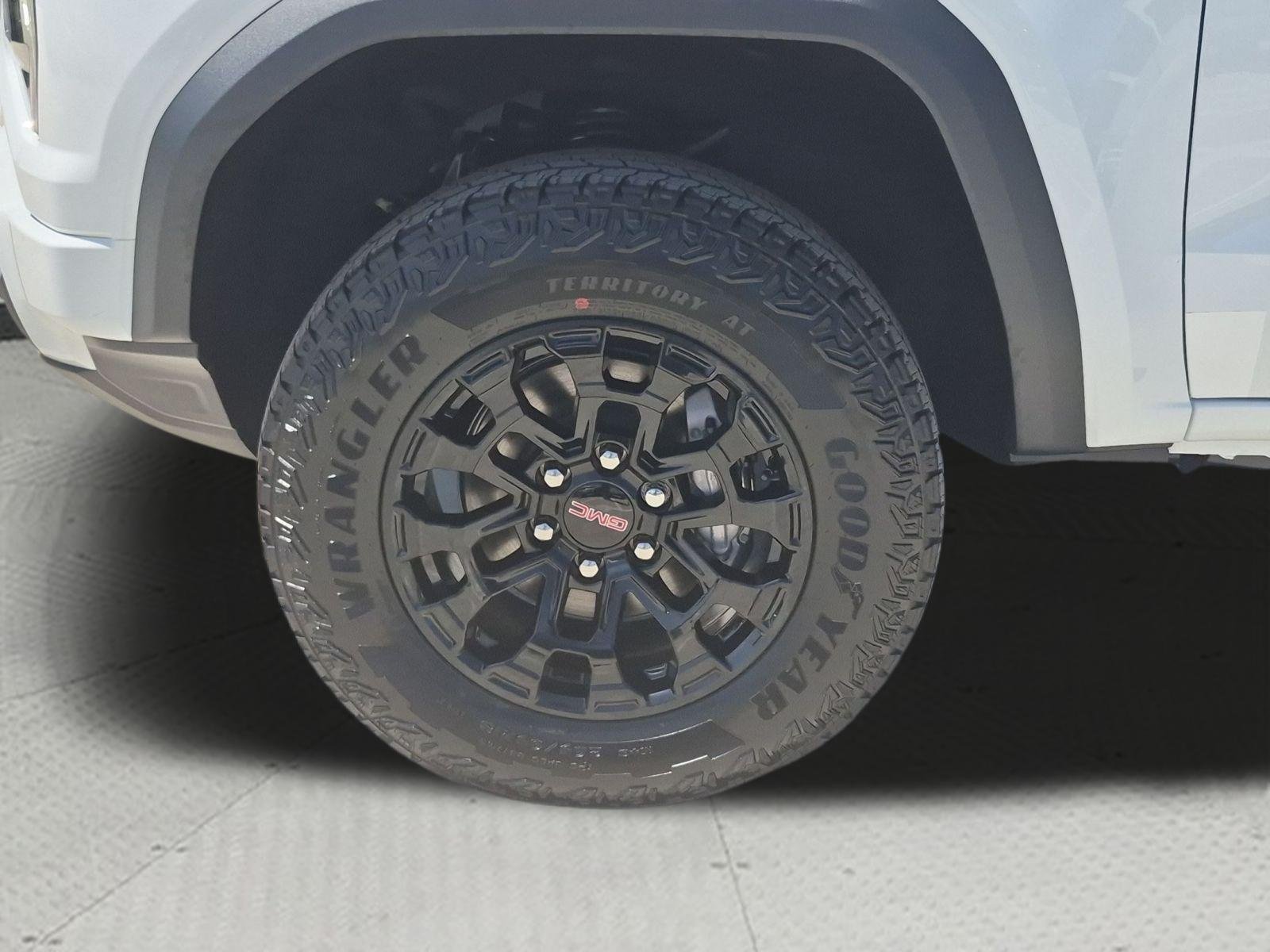 New 2026 GMC Canyon Elevation w/ Convenience Package RWD image 32