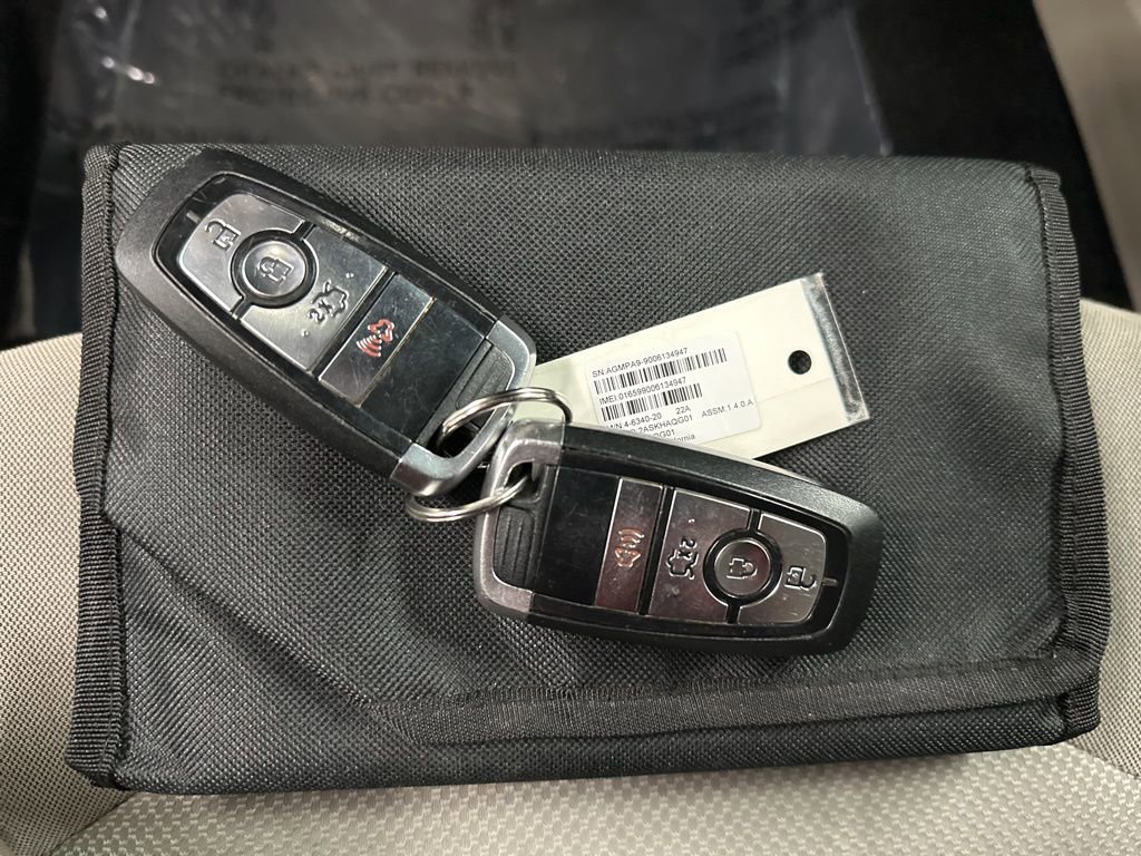 Used 2017 Ford Fusion SE w/ Fusion SE Technology Package image 39