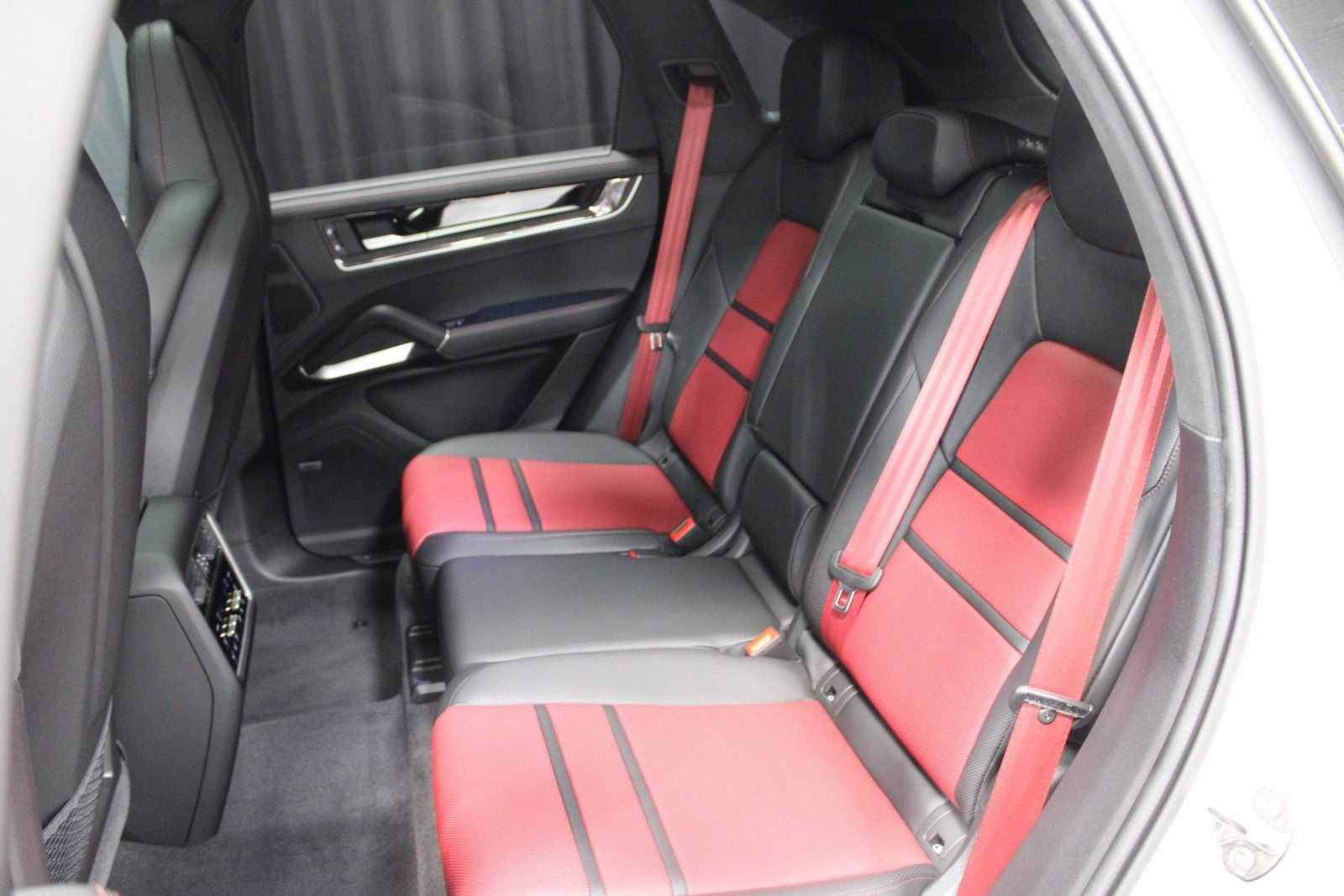 New 2025 Porsche Cayenne Turbo image 19