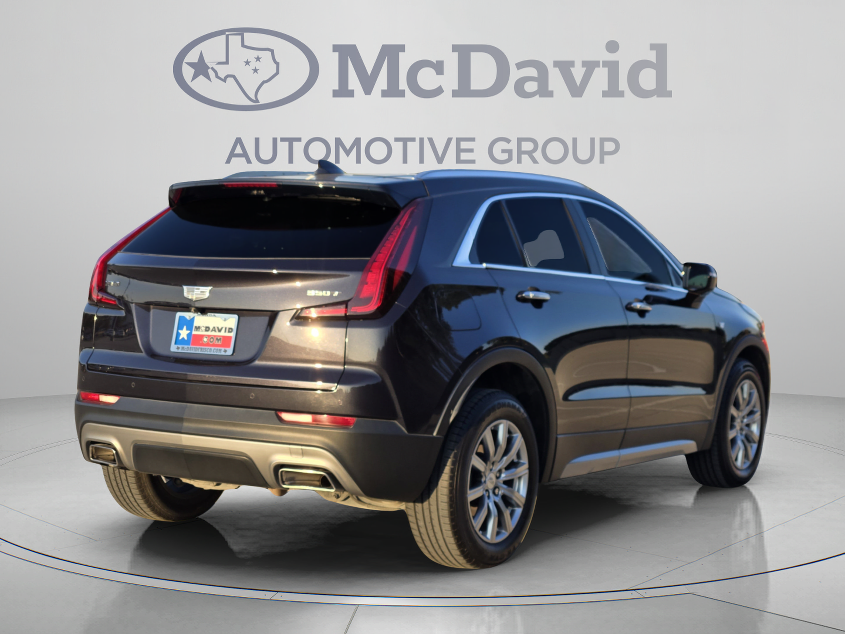 Used 2022 Cadillac XT4 Premium Luxury w/ Enhanced Visibility Package FWD image 6
