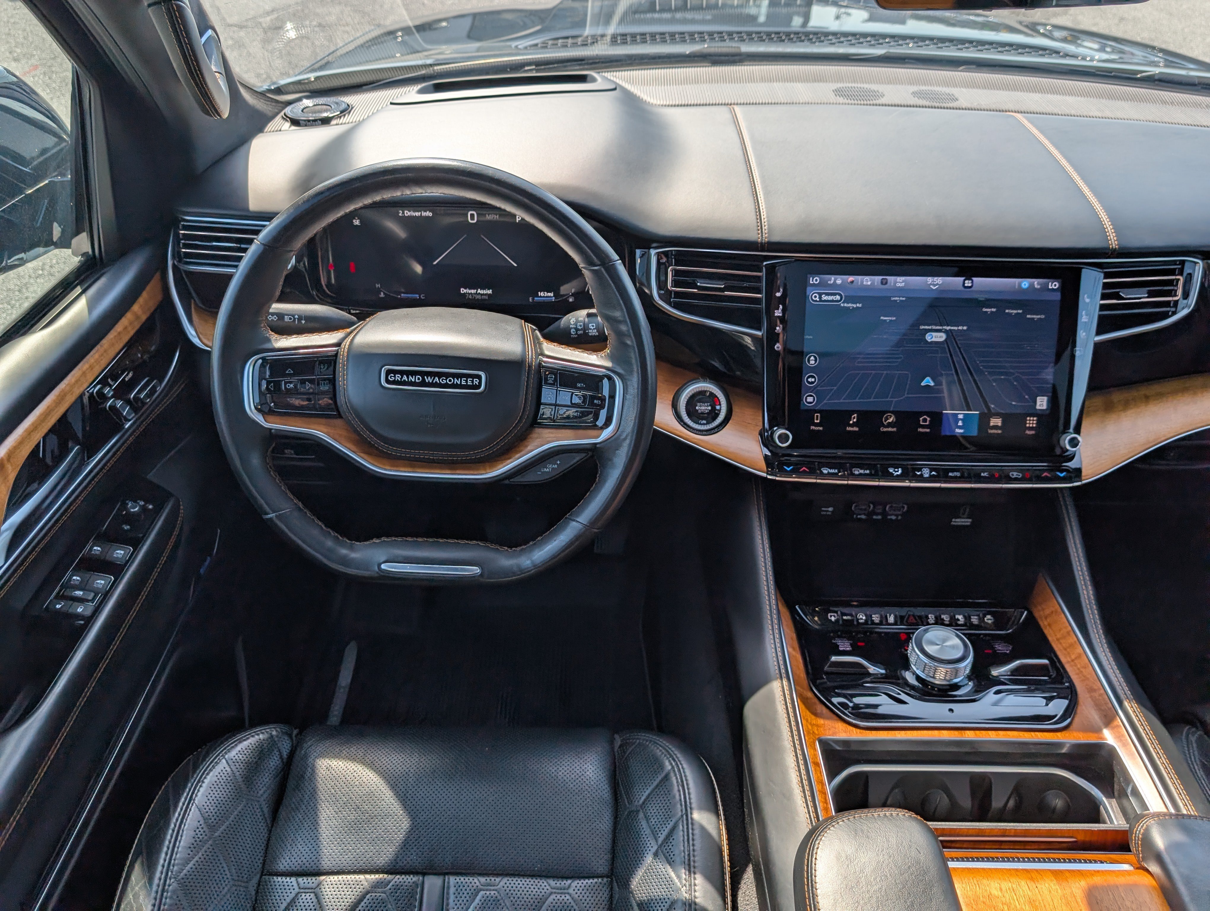 Used 2024 Jeep Grand Wagoneer L Series III AWD/4WD image 18