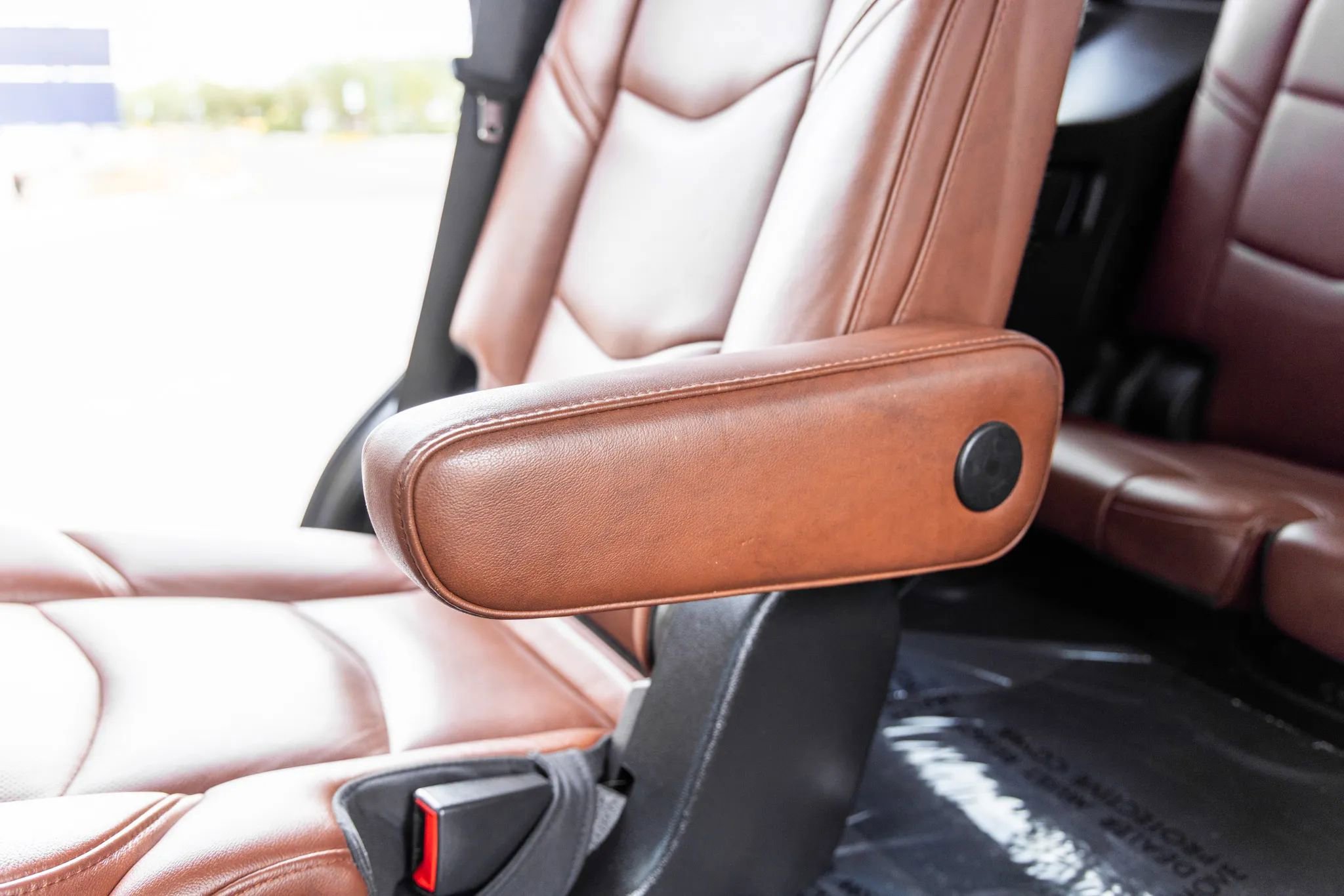 Used 2019 Cadillac Escalade Premium Luxury image 38