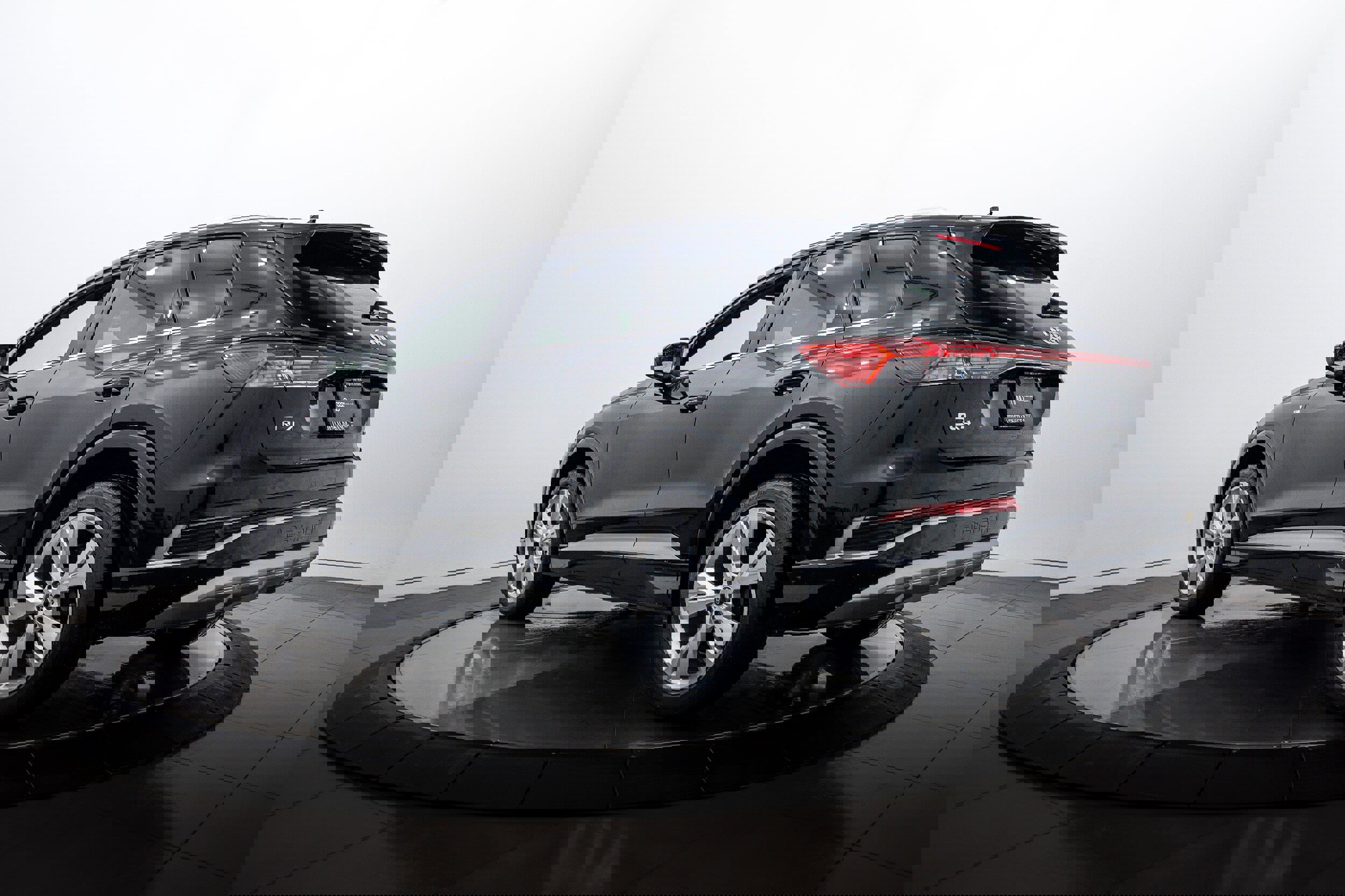 Certified 2023 Audi Q4 e-tron Premium Plus image 5