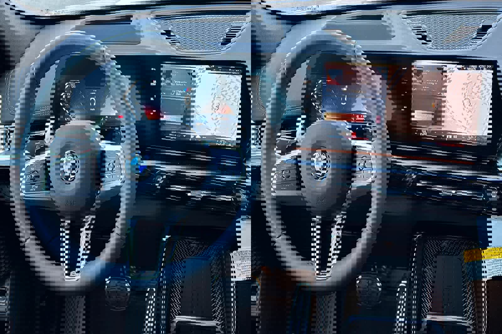 Used 2025 BMW X1 xDrive28i w/ Premium Package image 15