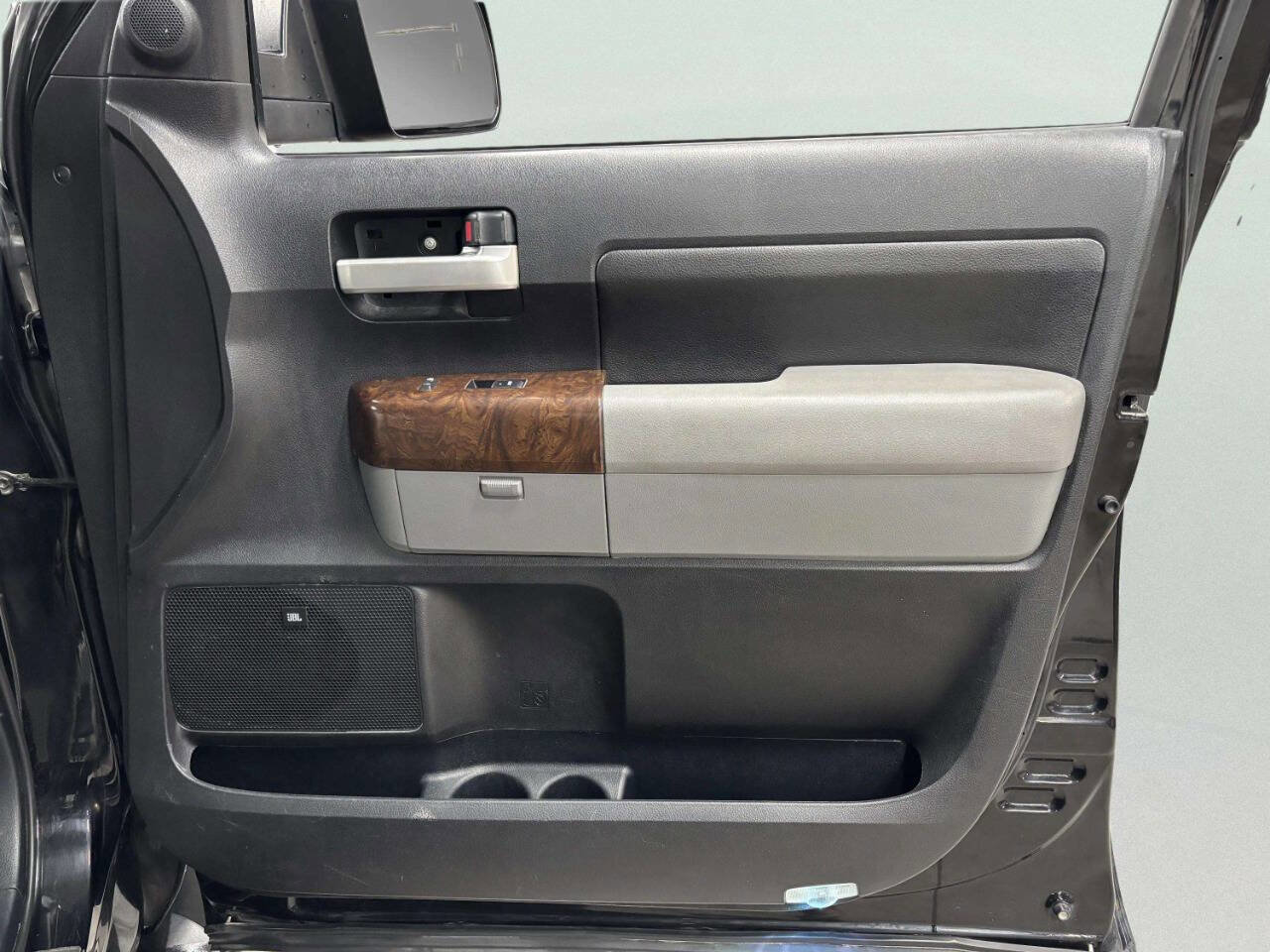 Used 2010 Toyota Tundra Limited image 24