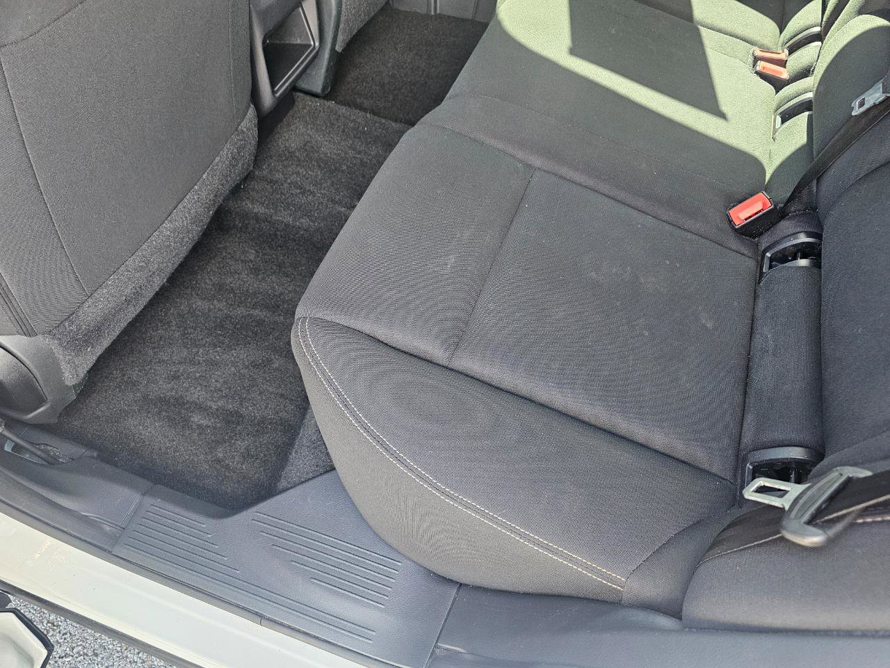 Used 2023 Nissan Rogue S image 23