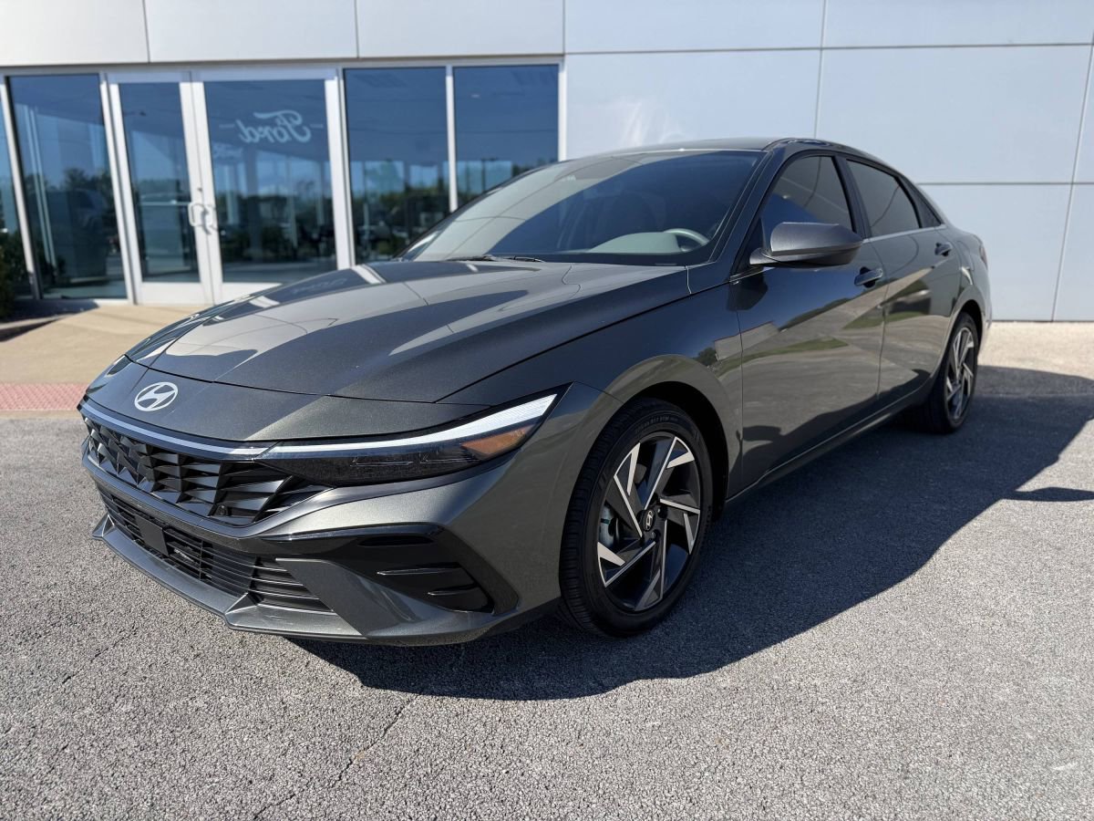 Used 2024 Hyundai Elantra SEL w/ Convenience Package image 1