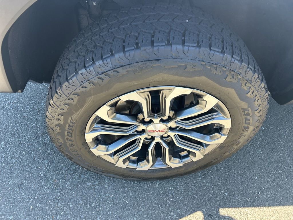 Used 2024 GMC Canyon Denali AWD/4WD image 10