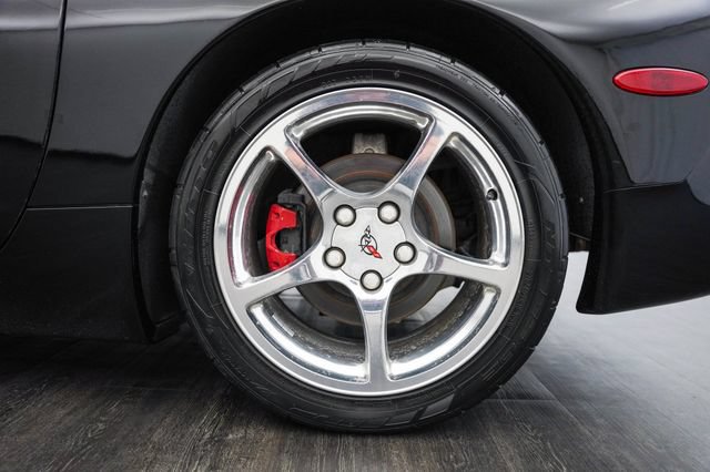Used 2000 Chevrolet Corvette Convertible w/ Memory Pkg RWD image 38