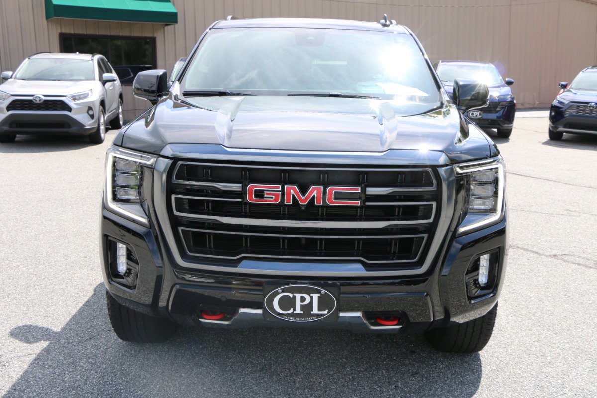 Used 2024 GMC Yukon AT4 w/ Technology Package AWD/4WD image 11