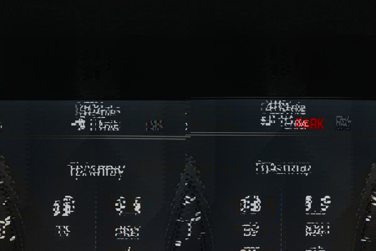 Used 2021 Land Rover Defender 110 SE image 33