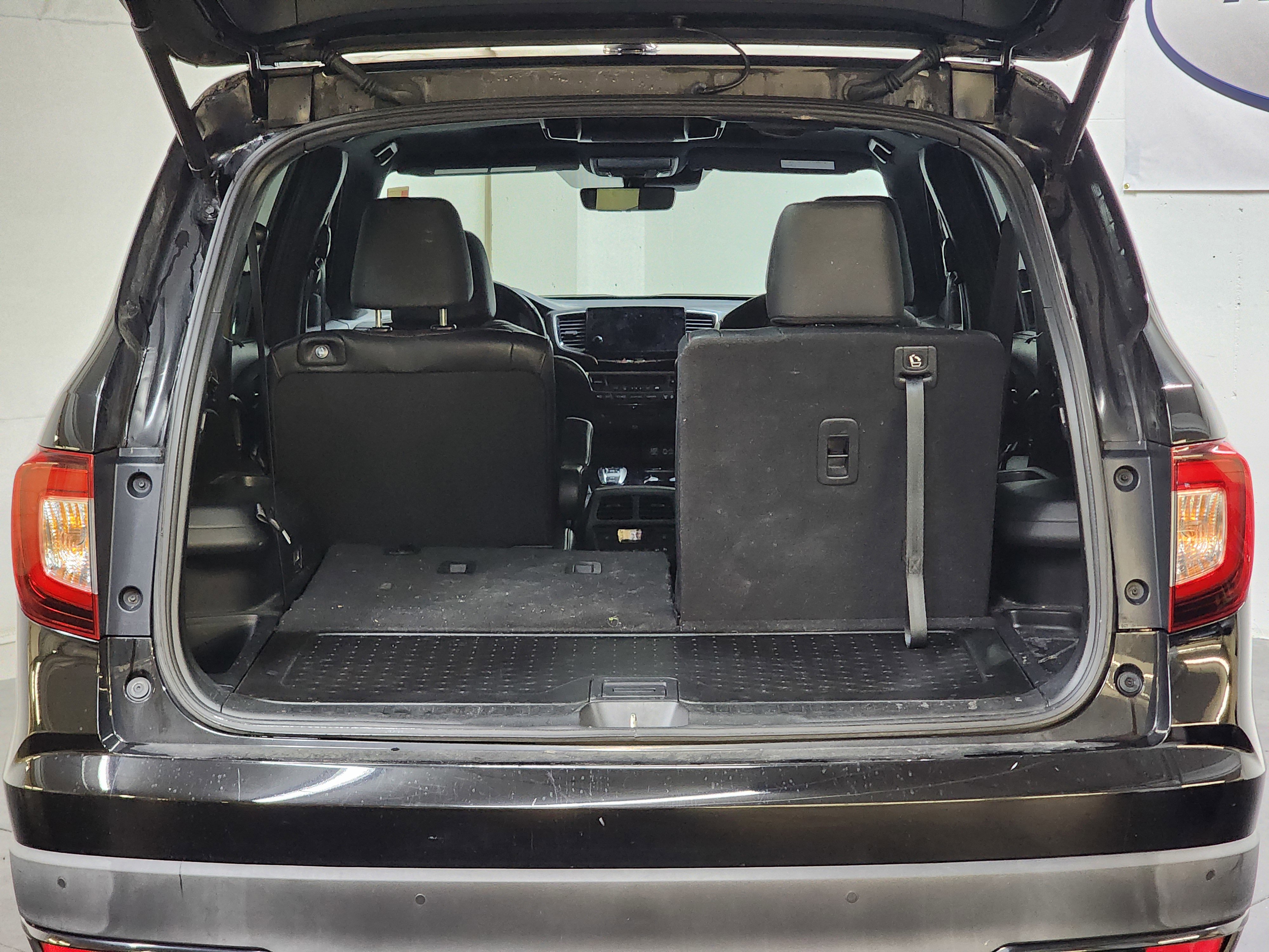 Used 2021 Honda Pilot Black Edition image 6