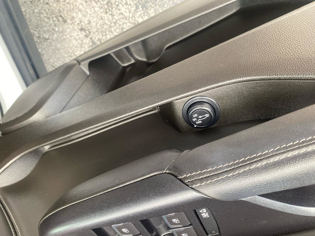 Used 2016 Cadillac SRX Performance AWD/4WD image 12