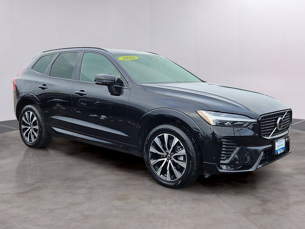 Used 2025 Volvo XC60 B5 Core image 3