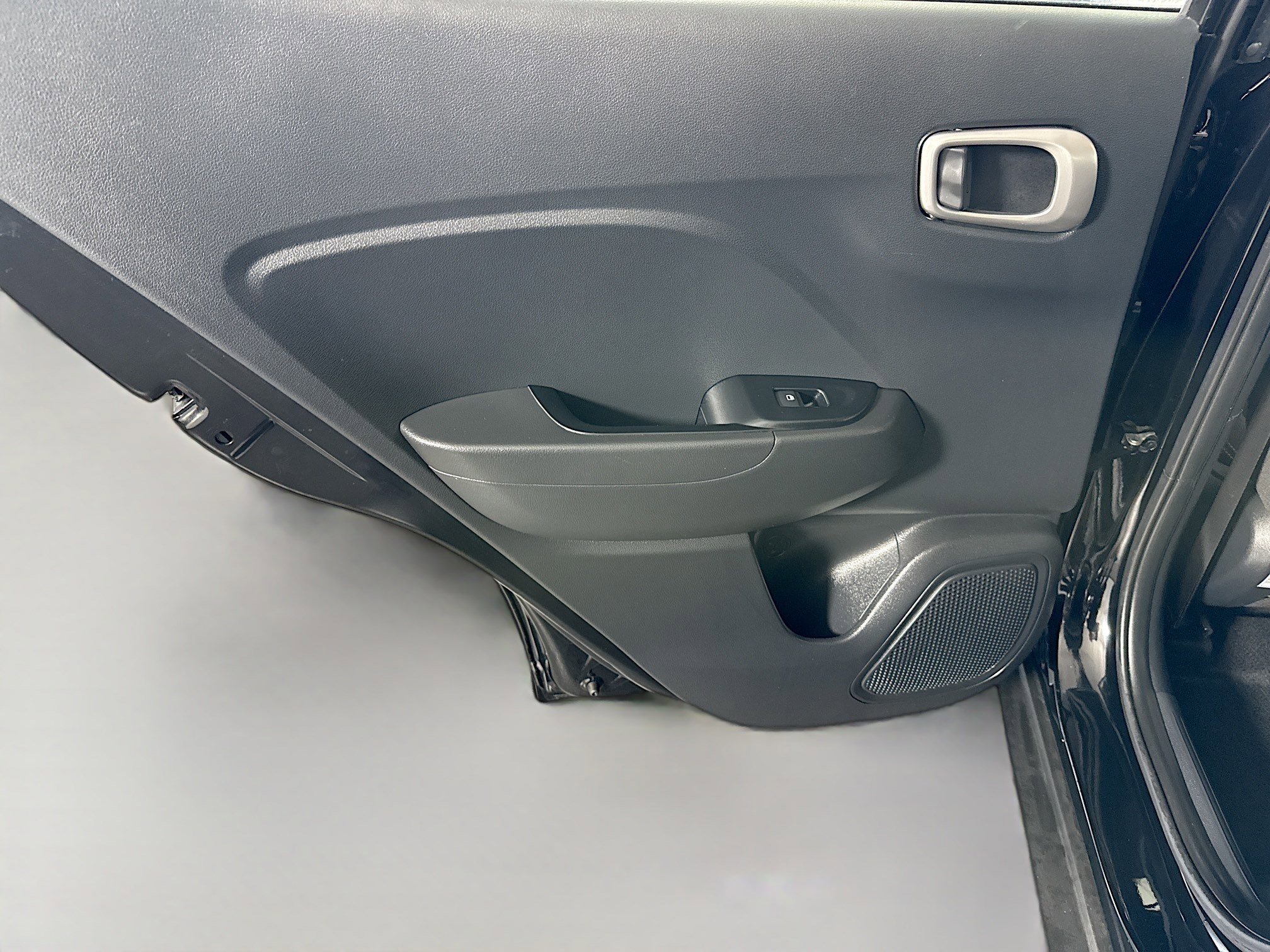 Used 2024 Hyundai Venue SEL FWD image 26