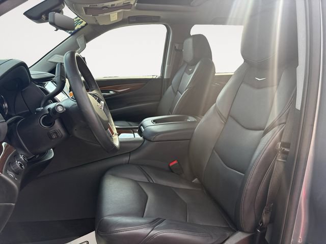Used 2020 Cadillac Escalade Luxury AWD/4WD image 9