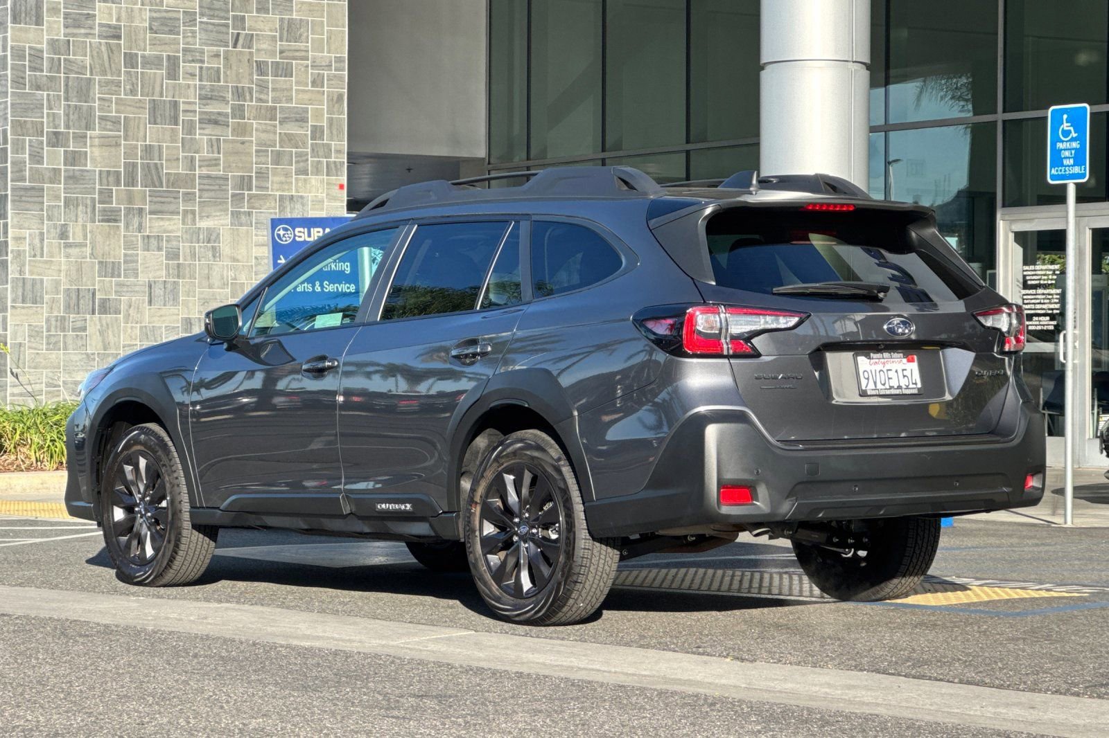 Certified 2025 Subaru Outback Onyx Edition w/ Tech Package 2 image 6