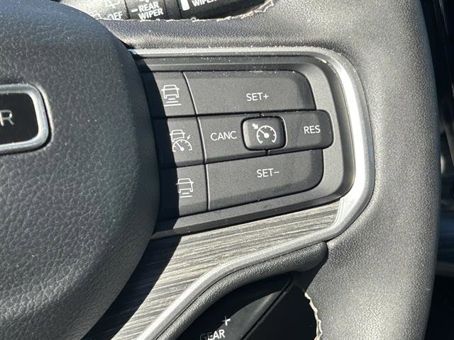 Used 2024 Jeep Wagoneer Series II w/ Flexible Seating Group image 13