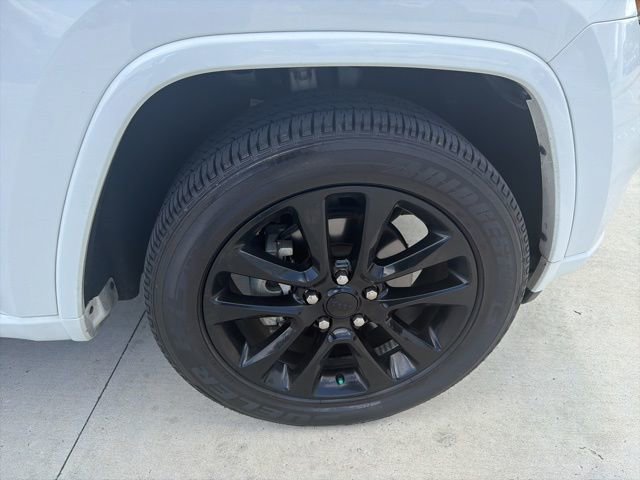 Used 2020 Jeep Grand Cherokee Altitude image 12