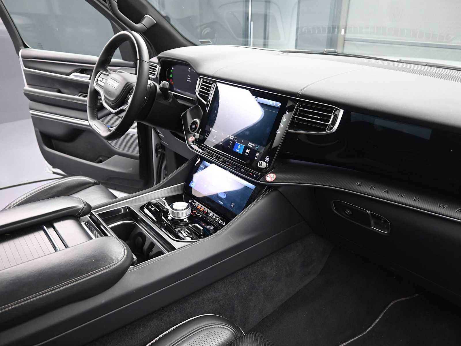 Used 2024 Jeep Grand Wagoneer L Series II w/ Quick Order Packagew 28T image 37