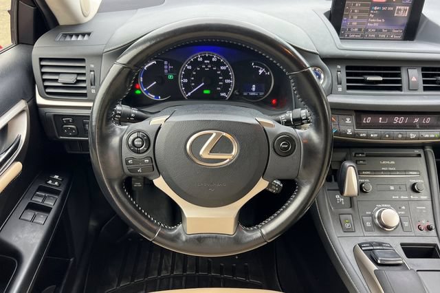 Used 2017 Lexus CT 200h FWD image 17