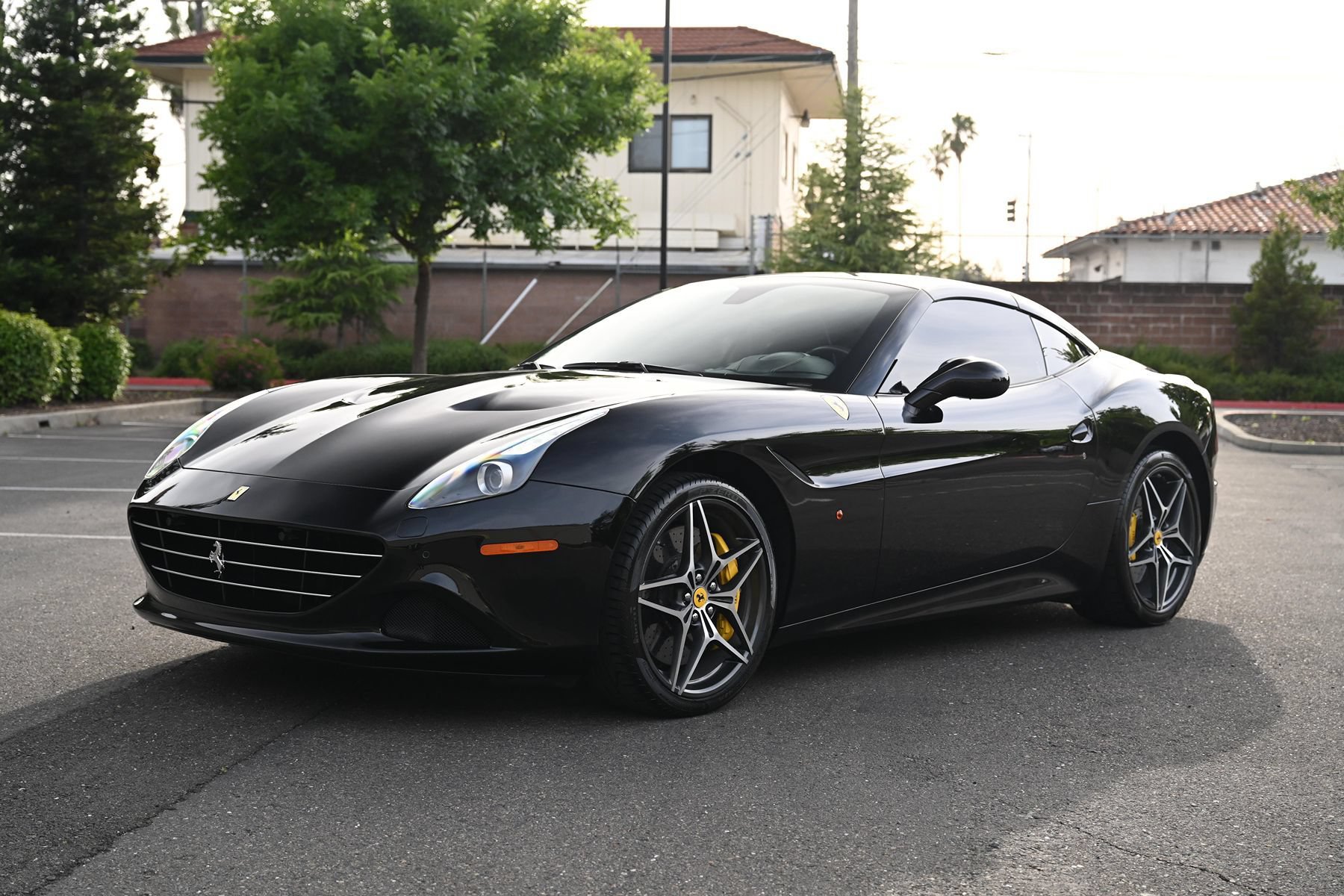 Used 2016 Ferrari California T RWD image 24