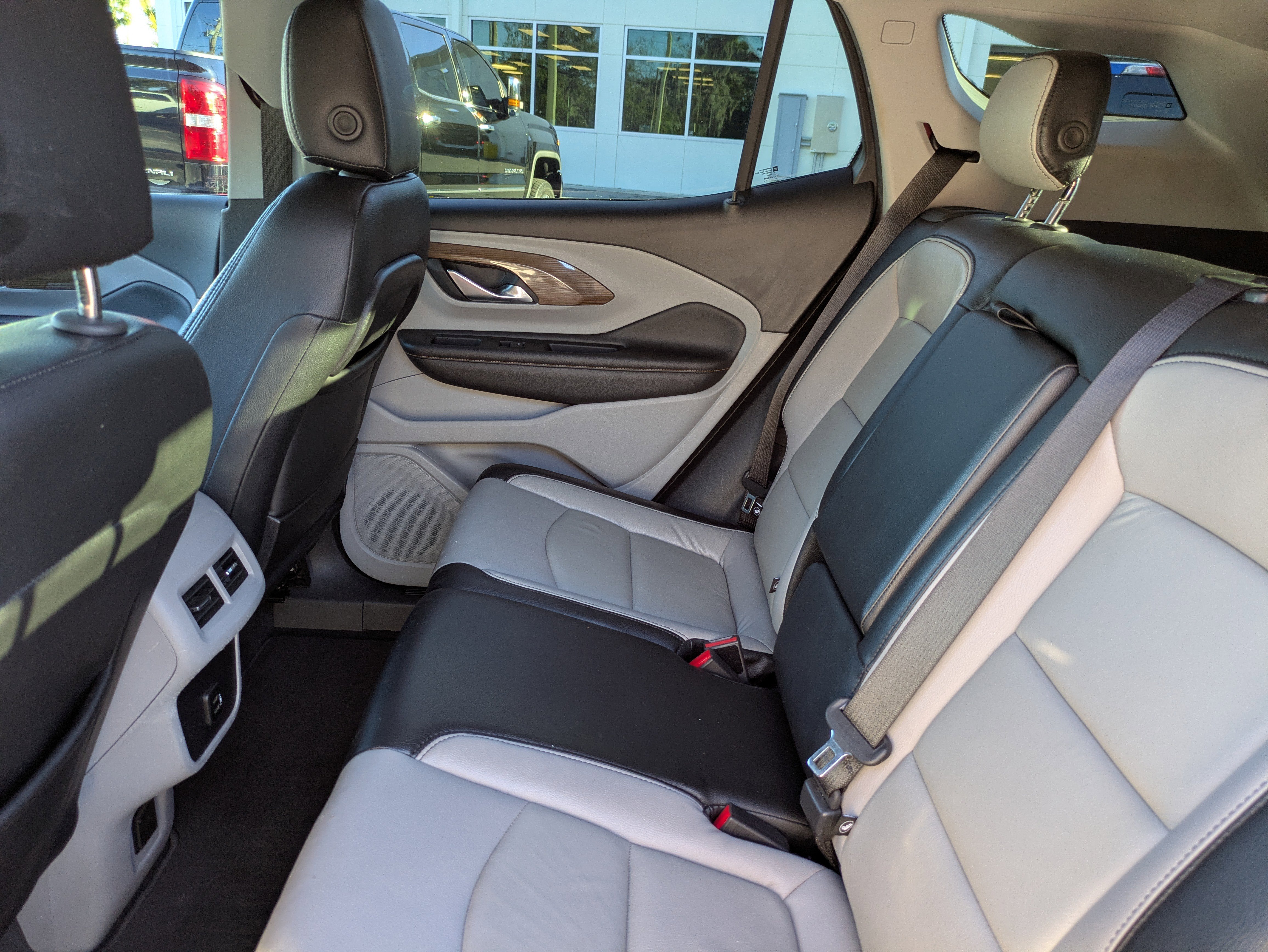 Certified 2018 GMC Terrain SLE w/ Driver Convenience Package image 16