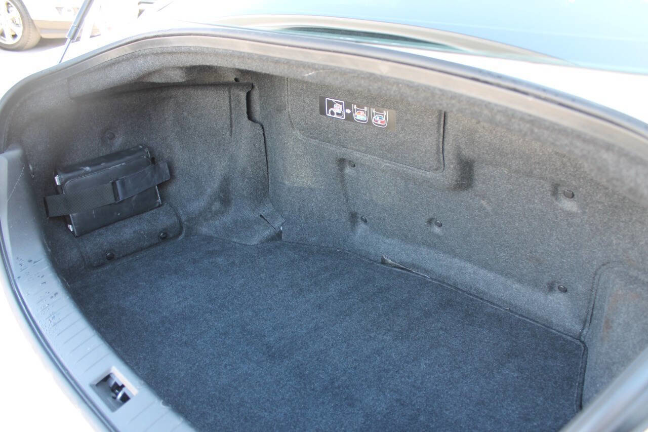 Used 2014 INFINITI Q50 Hybrid AWD w/ Deluxe Technology Package image 32