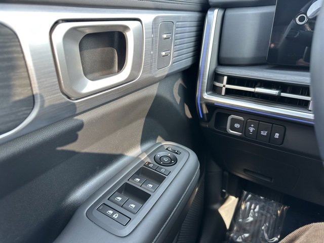 Used 2025 Hyundai Santa Fe Limited image 18