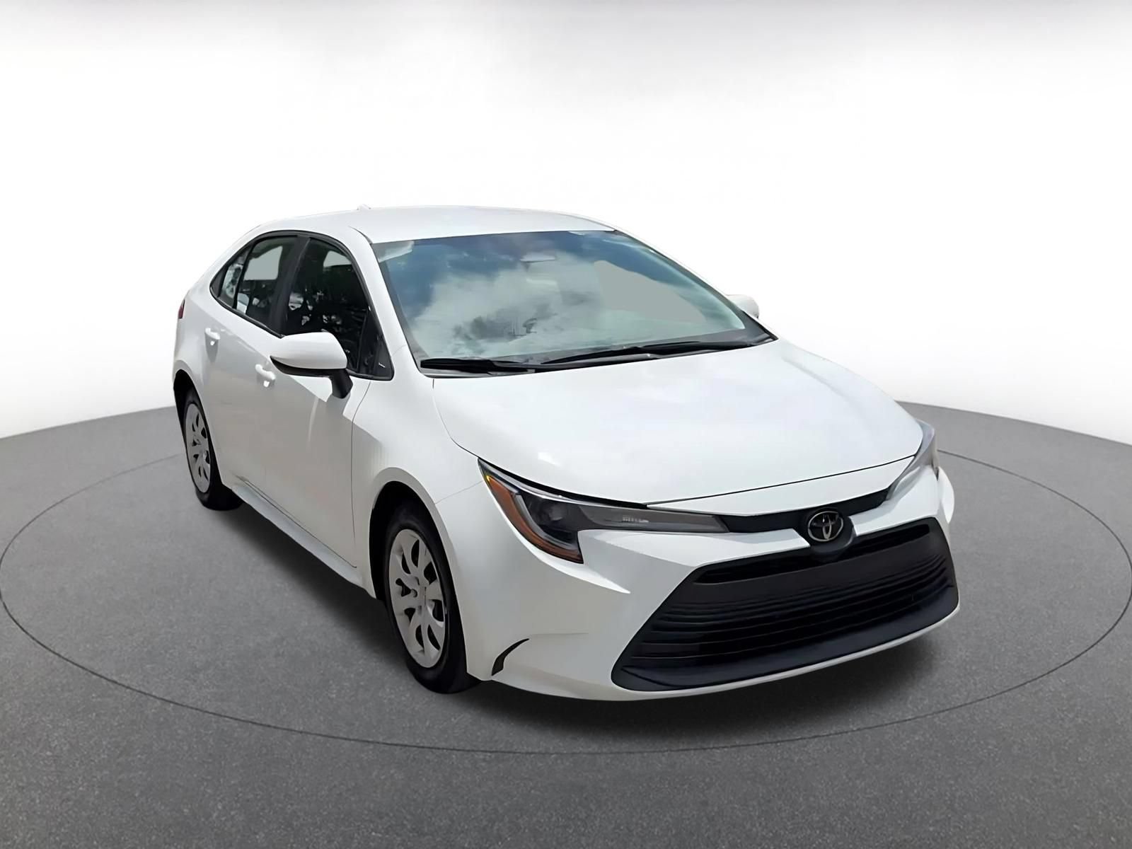 Used 2025 Toyota Corolla LE FWD image 3