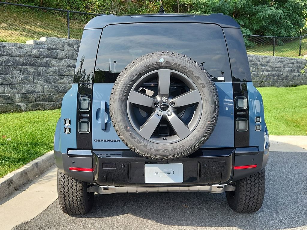 Used 2026 Land Rover Defender 110 S AWD/4WD image 7