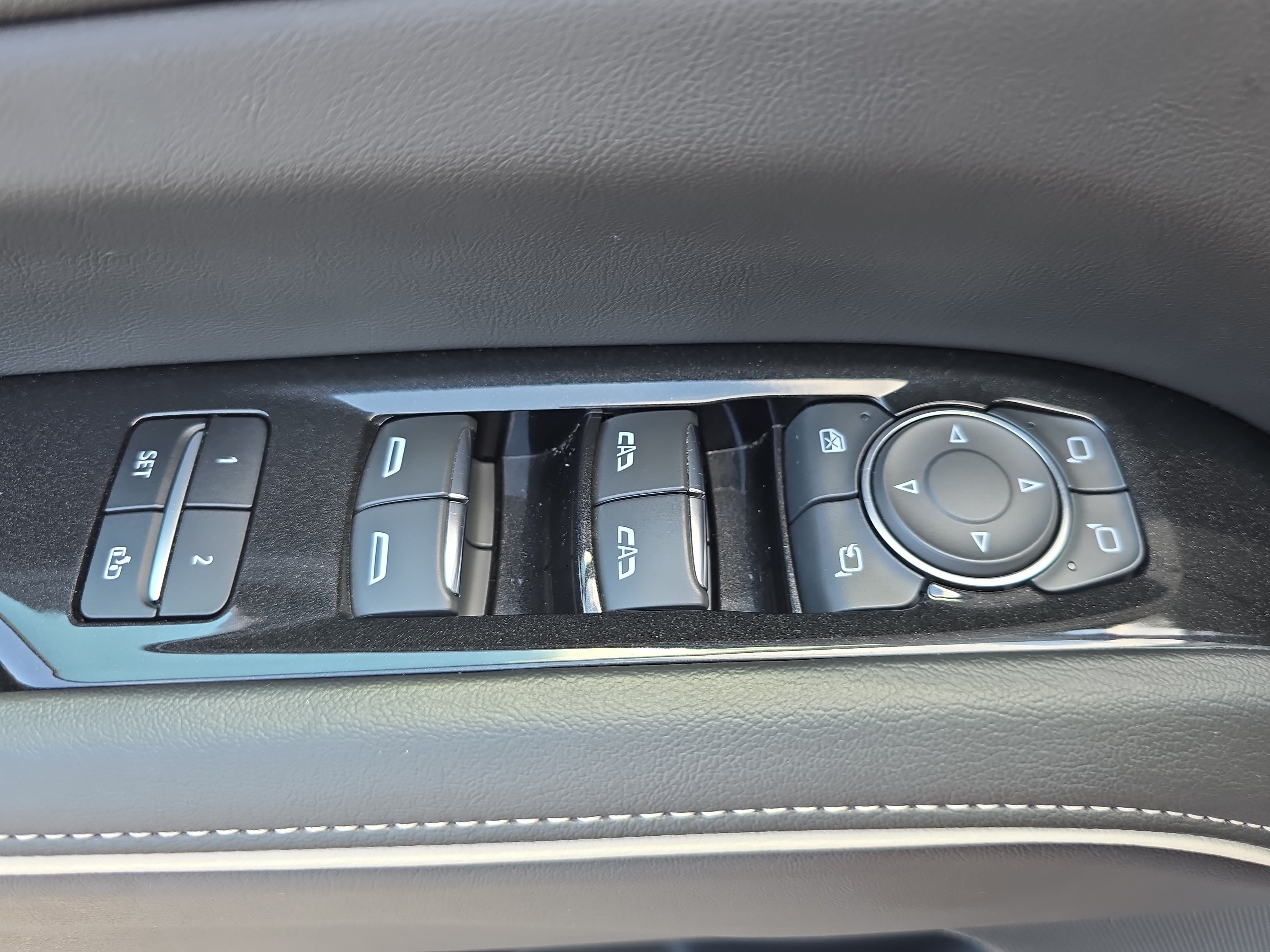Certified 2023 Cadillac Escalade Premium Luxury w/ Performance Package AWD/4WD image 29