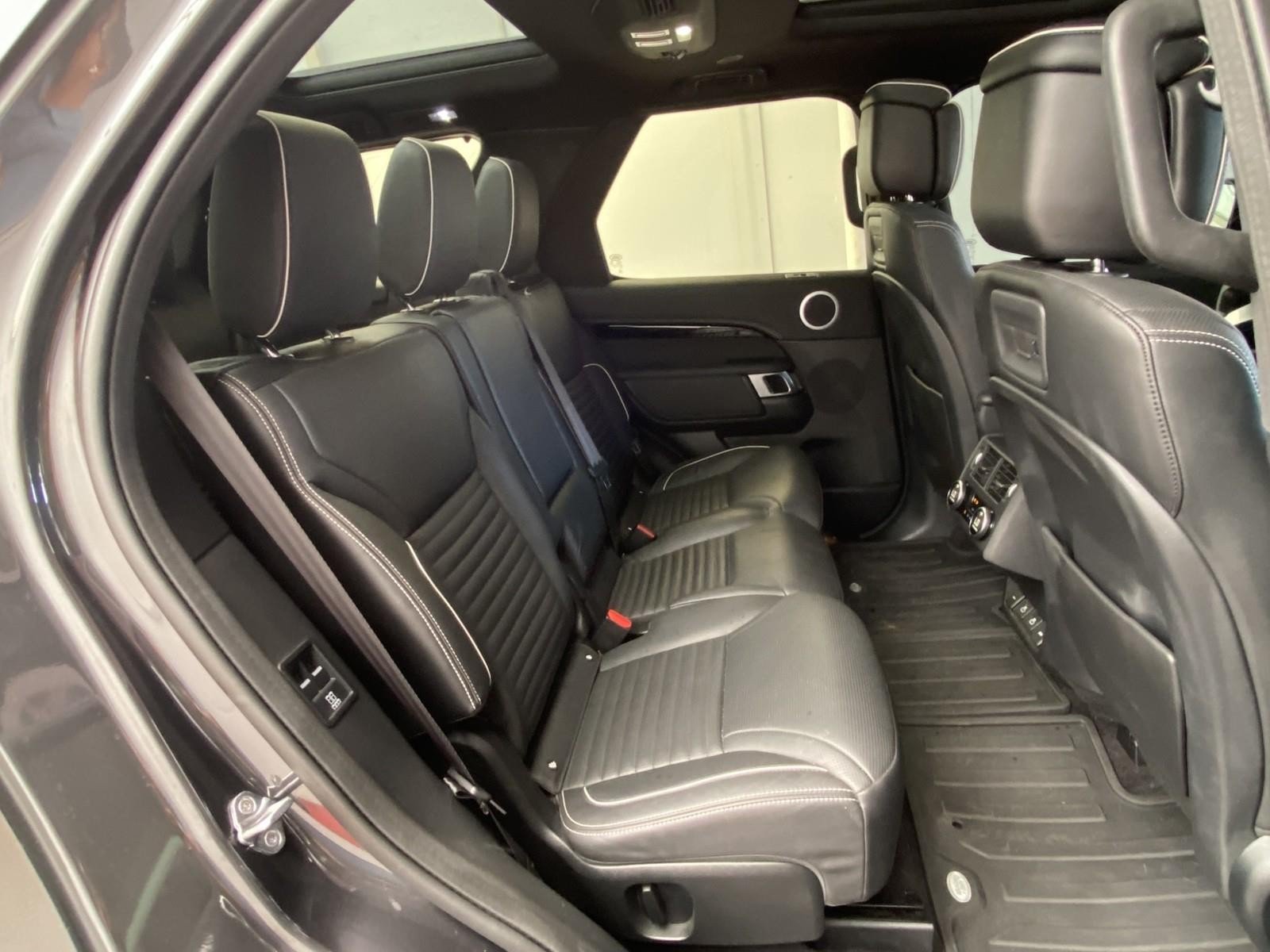 Used 2021 Land Rover Discovery HSE R-Dynamic AWD/4WD image 13