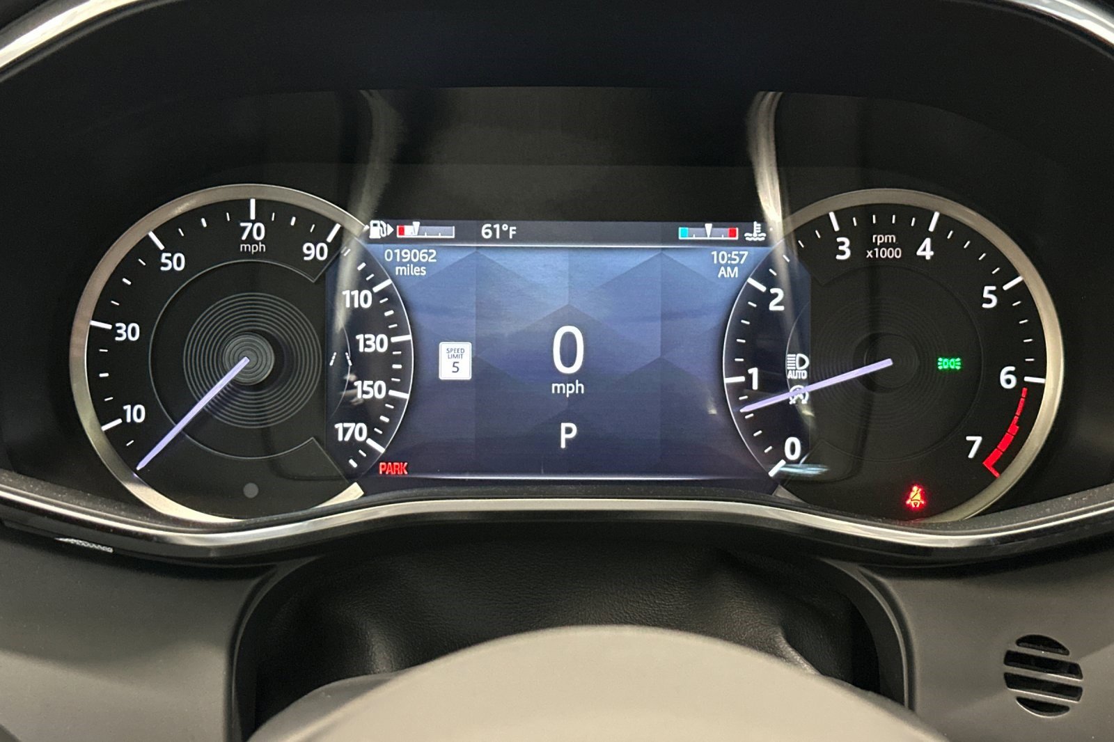 Used 2022 Jaguar XF R-Dynamic SE image 19