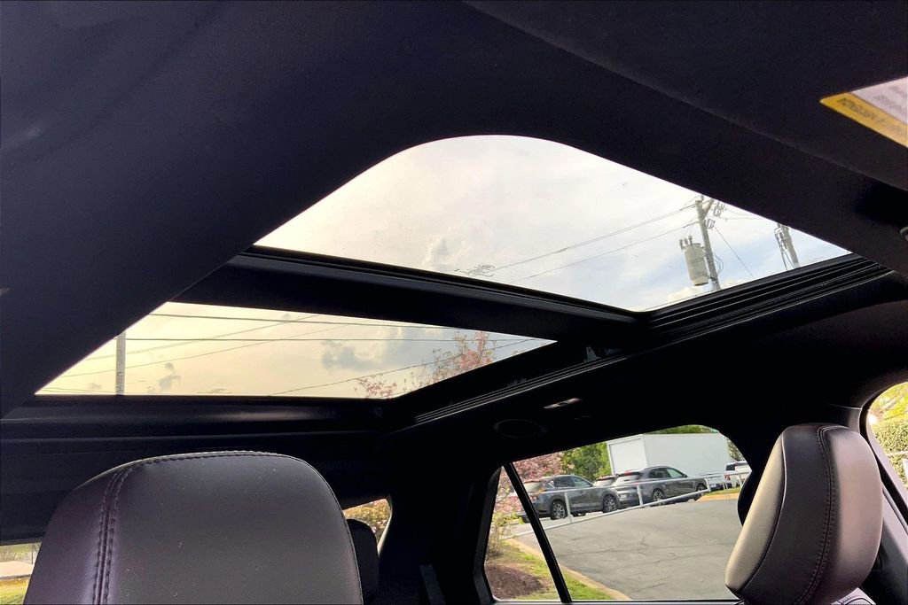 Used 2025 Ford Explorer Platinum w/ LUX Leather Package image 20