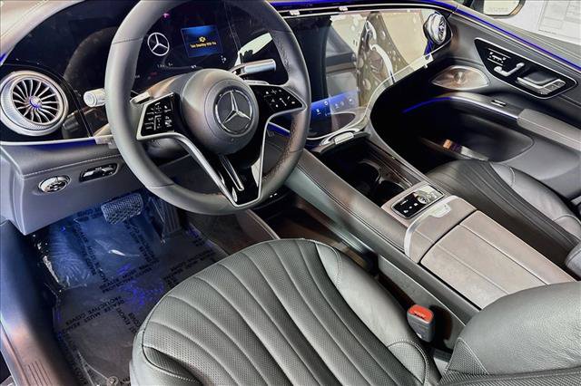 New 2026 Mercedes-Benz EQS 400 4MATIC SUV image 9