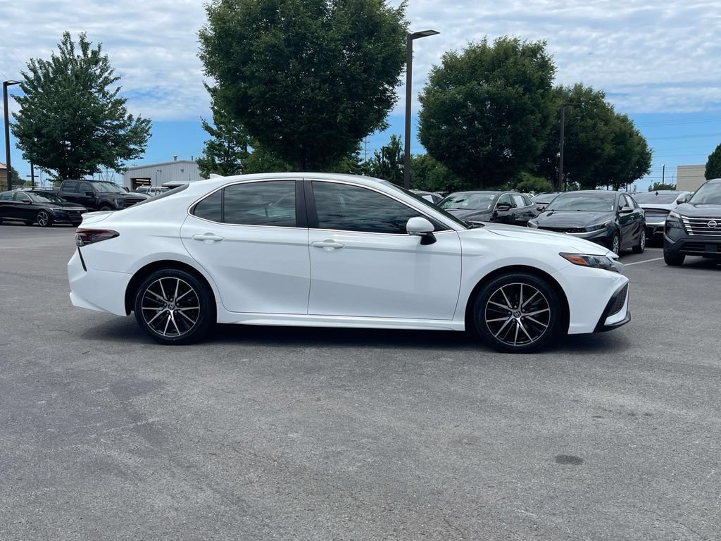 Used 2024 Toyota Camry SE FWD image 2