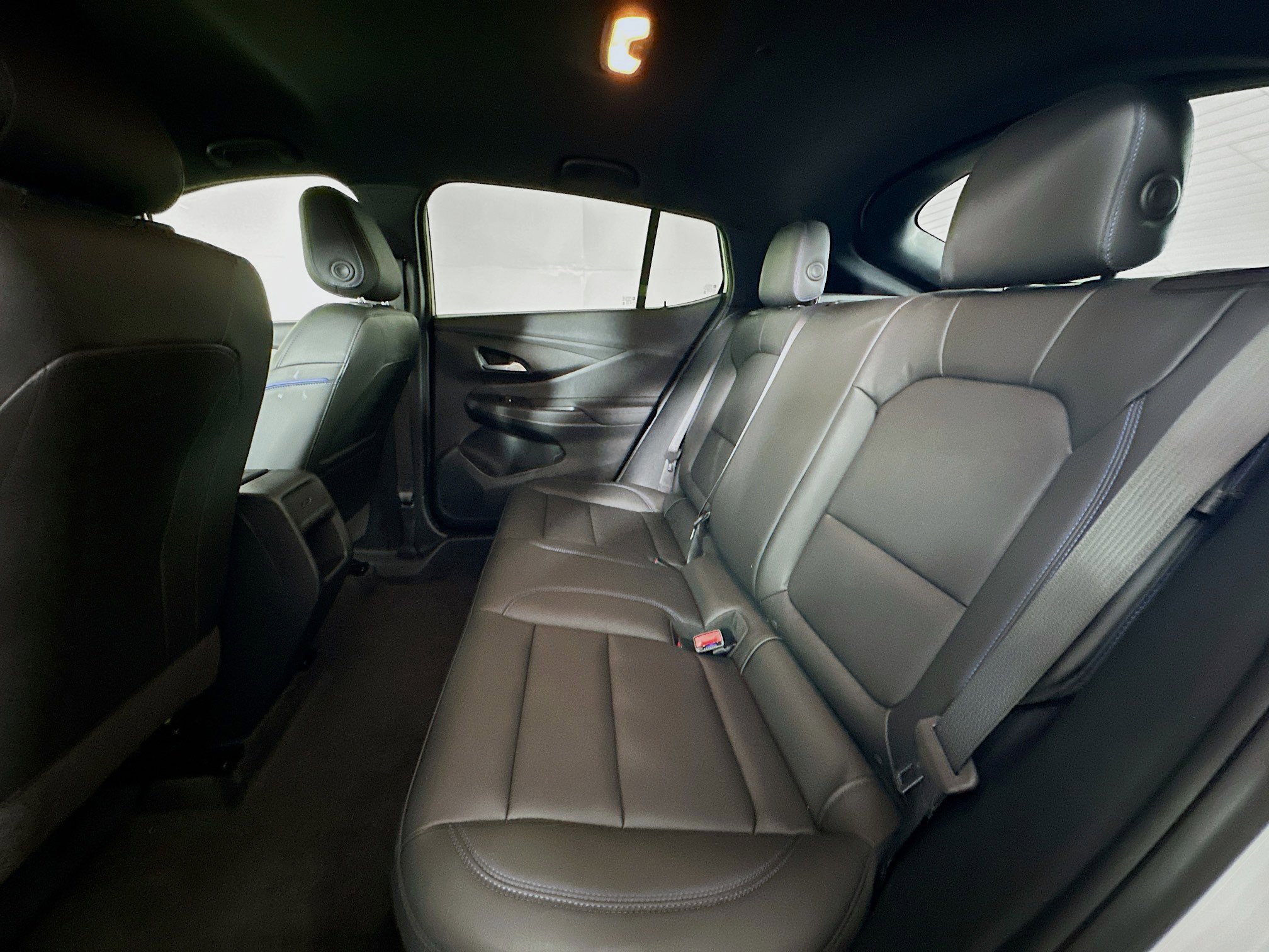 Used 2025 Buick Envista Sport Touring image 26