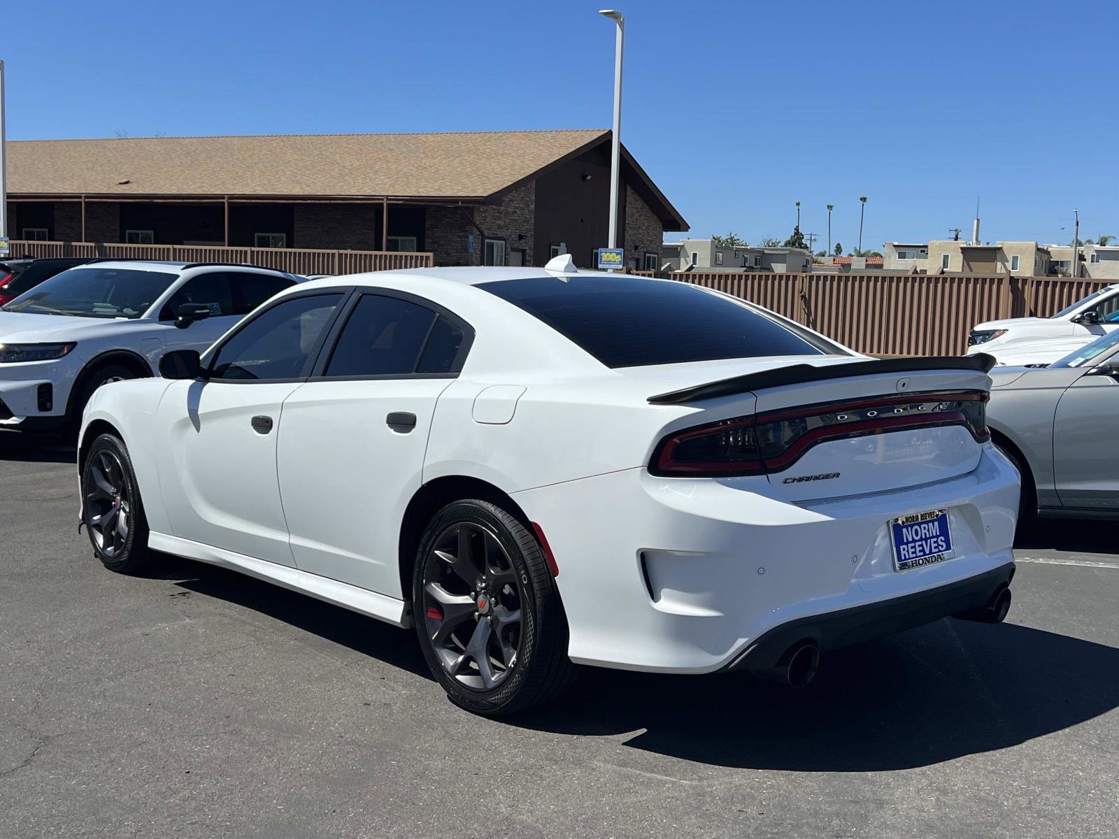 Used 2019 Dodge Charger GT image 3