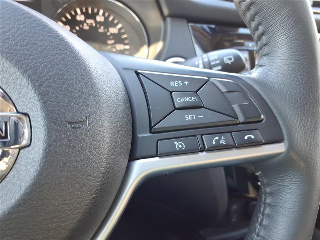 Used 2017 Nissan Rogue SL w/ SL Premium Package image 26