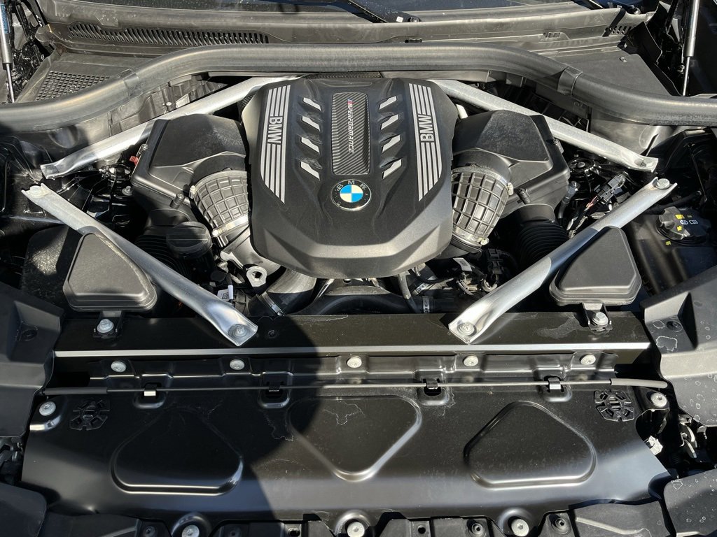 Used 2023 BMW X5 M50i w/ Climate Comfort Package image 9